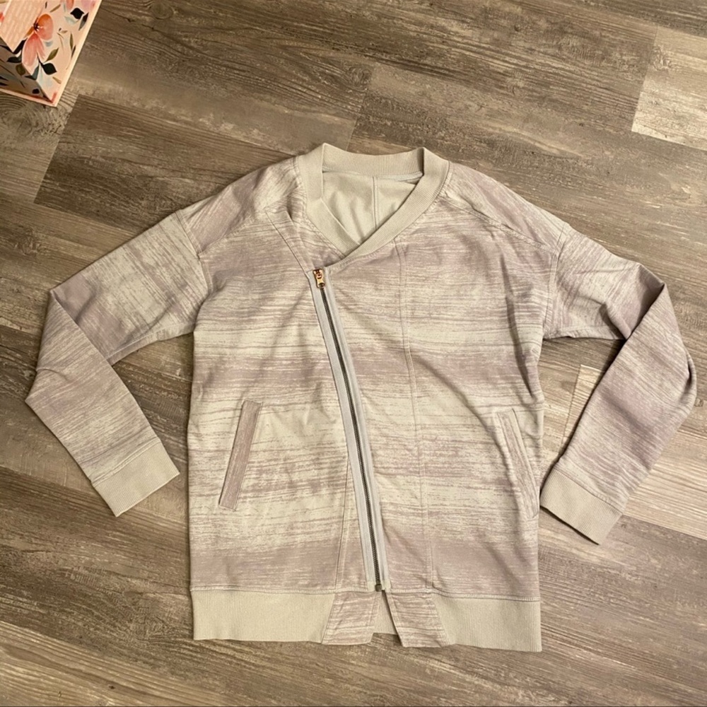 Lululemon Mula Bundle Wrap